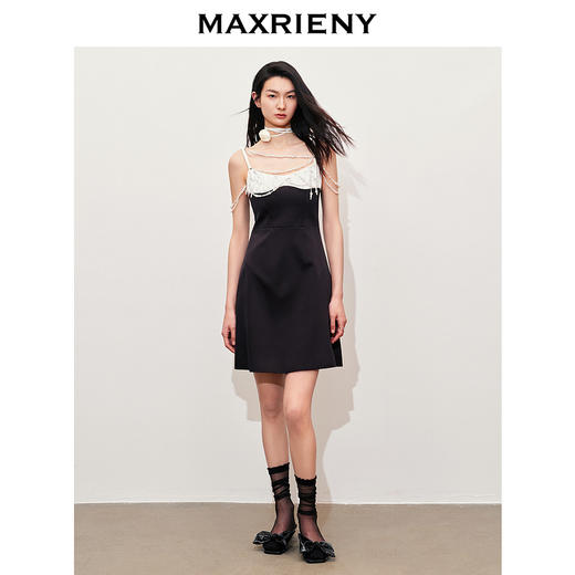 【派对聚会-商场同款】MAXRIENY精致复古风拼接吊带缎面连衣裙(货号:MC85DR053) 商品图1