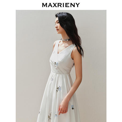 玛克门店发货：MAXRIENY浪漫优雅感连衣裙园艺风裙子修身(货号:MC85DR063) 商品图1