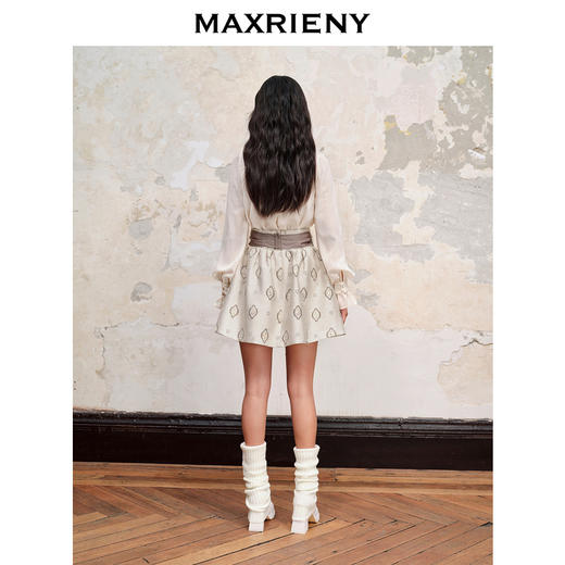 【商场同款】MAXRIENY国风廓形蓬蓬半裙2023秋冬新款高腰a字裙(货号:MC88SK514) 商品图3