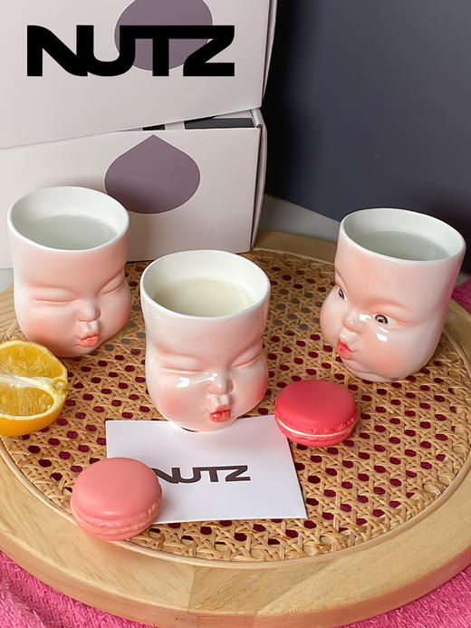 B-BL-02 柏路 纯手捏制娃娃脸杯“亲亲”(闭眼亲+睁眼亲)对杯款（亮光款） 商品图2
