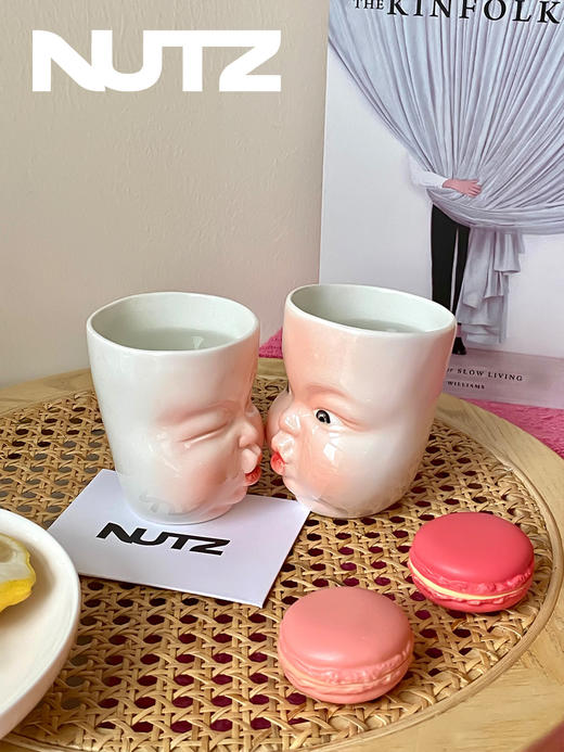 B-BL-02 柏路 纯手捏制娃娃脸杯“亲亲”(闭眼亲+睁眼亲)对杯款（亮光款） 商品图5