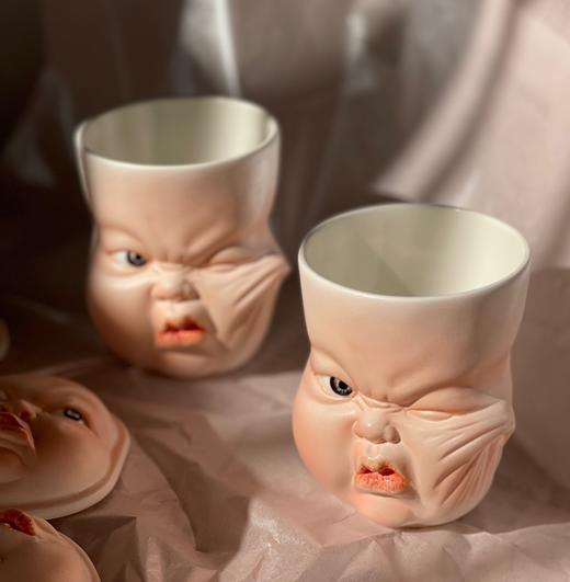 B-BL-05 柏路 纯手捏制娃娃脸杯“揪”(揪左脸蛋)款（哑光款） 商品图2