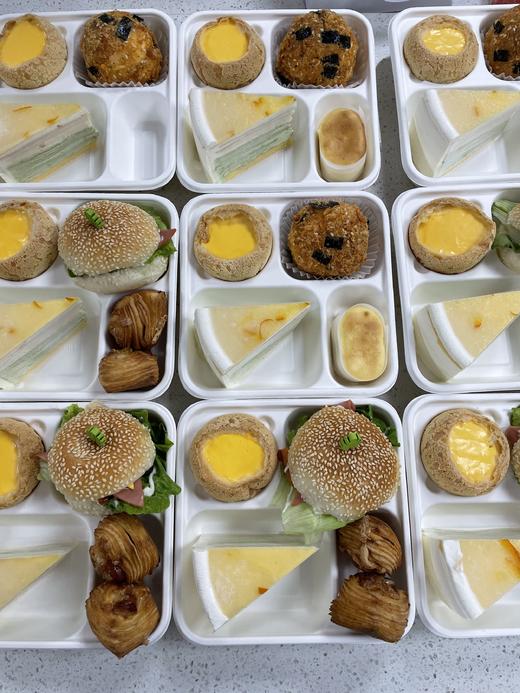 下午茶套餐十九-小汉堡+抹茶柚子千层+布丁麻薯+2丹麦小热狗 商品图1