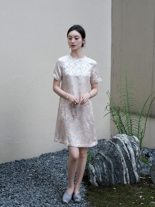 盛唐婧 |真丝宋锦朱颜粉黛连衣裙 商品图4