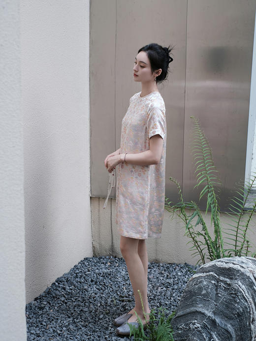 盛唐婧 |真丝宋锦朱颜粉黛连衣裙 商品图5