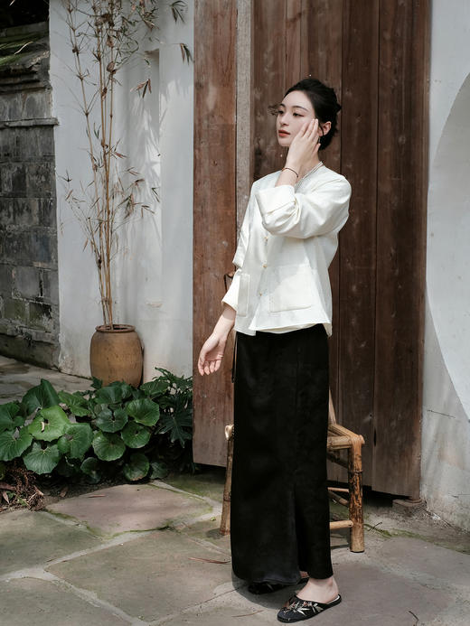 盛唐婧 |真丝花罗彩蝶纷飞提花上衣-白色 商品图7