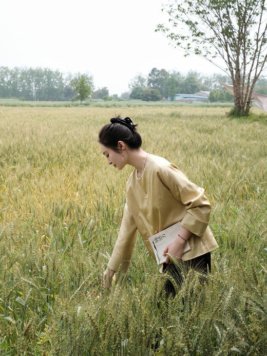 盛唐婧 |真丝花罗彩蝶纷飞提花上衣-黄色 商品图12