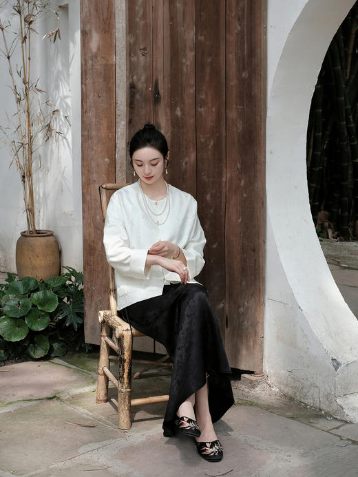 盛唐婧 |真丝花罗彩蝶纷飞提花上衣-白色 商品图13