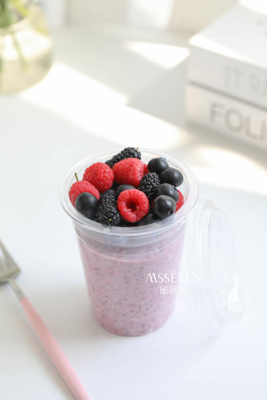  浆果燕麦酸奶杯  商品图0