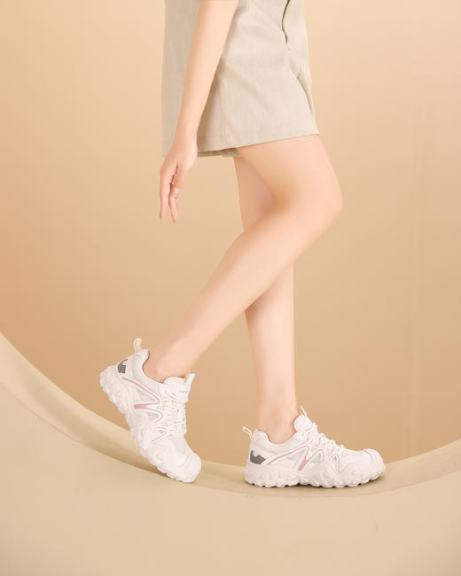 westory春季休闲厚底轻便舒适圆头百搭老爹鞋板S24CM74271 商品图3