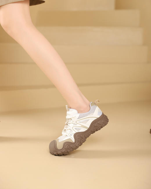 westory春季休闲厚底轻便舒适圆头百搭老爹鞋板S24CM74271 商品图6