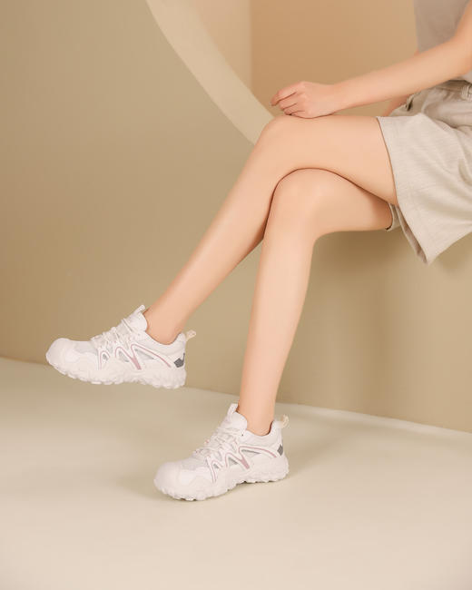 westory春季休闲厚底轻便舒适圆头百搭老爹鞋板S24CM74271 商品图8