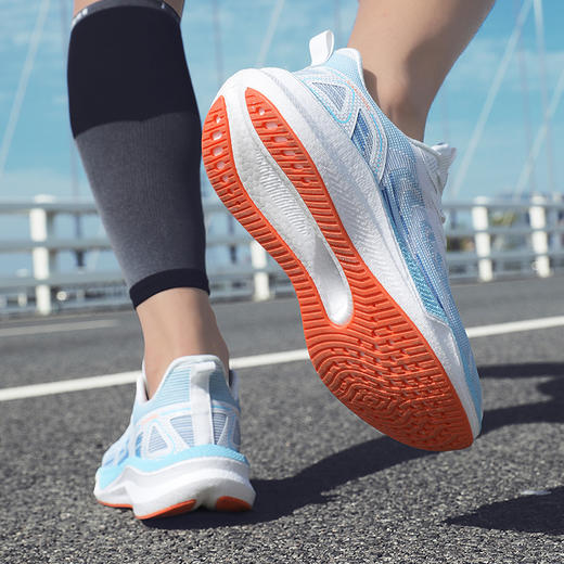 热卖中！！现货！【脚宽脚背高，拍大一码】CAMSSOO美骆世家碳板缓震Boost科技爆米花运动跑鞋 男女款都有 商品图8