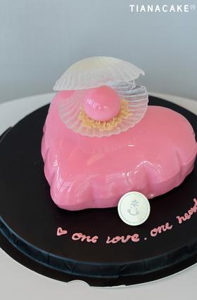 爱如珍宝（6寸草莓覆盆子慕斯）