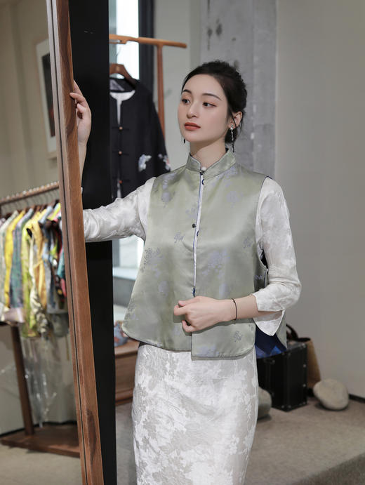 瑕疵 |盛唐牡丹 |孔雀蓝交织提花真丝马甲[特价品](特殊商品不退不换) 商品图9