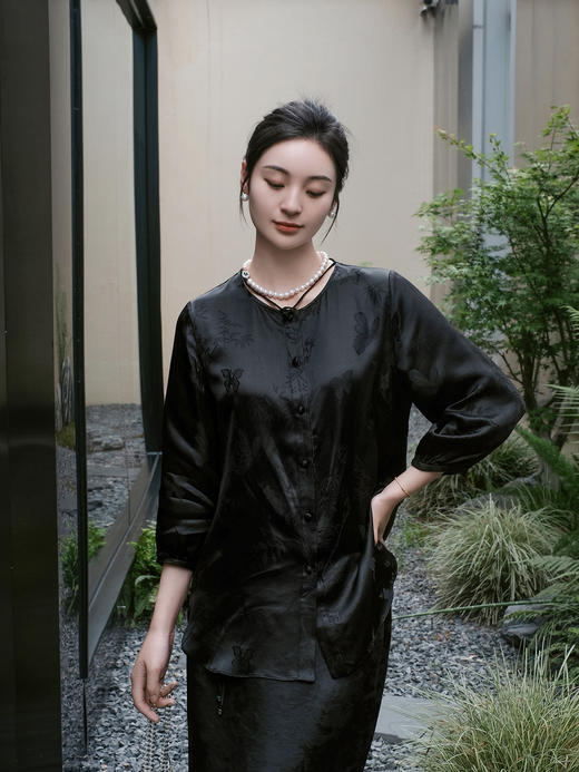 盛唐婧 |提花真丝缎七分袖气质上衣-黑色 商品图6