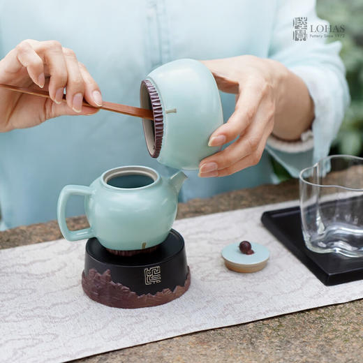 【样品特惠4.5折，仅1套无原包装，无货退款】陆宝泡茶套装带茶盘家用茶具陶瓷功夫礼品玻璃杯太鲁阁之美博物馆藏品 天青色茶礼(礼盒装) 10头 商品图4