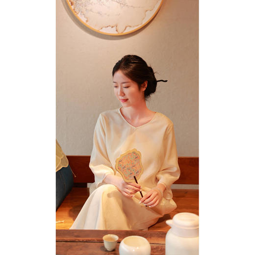 【抖音专属】V领连衣裙（24707646凝脂） 商品图3