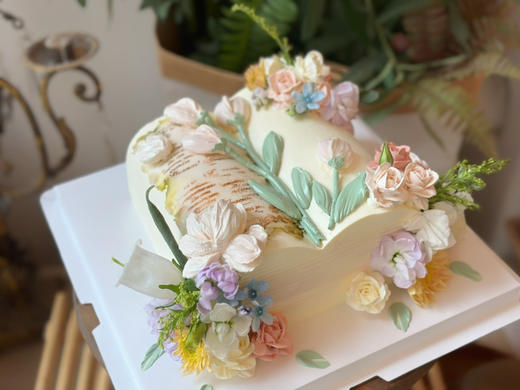 童话故事书，鲜花搭配韩式裱花，每朵鲜花都有自己的祝福，所以世界上没有完全一样的两朵花，请提前三天以上预定哦 商品图5