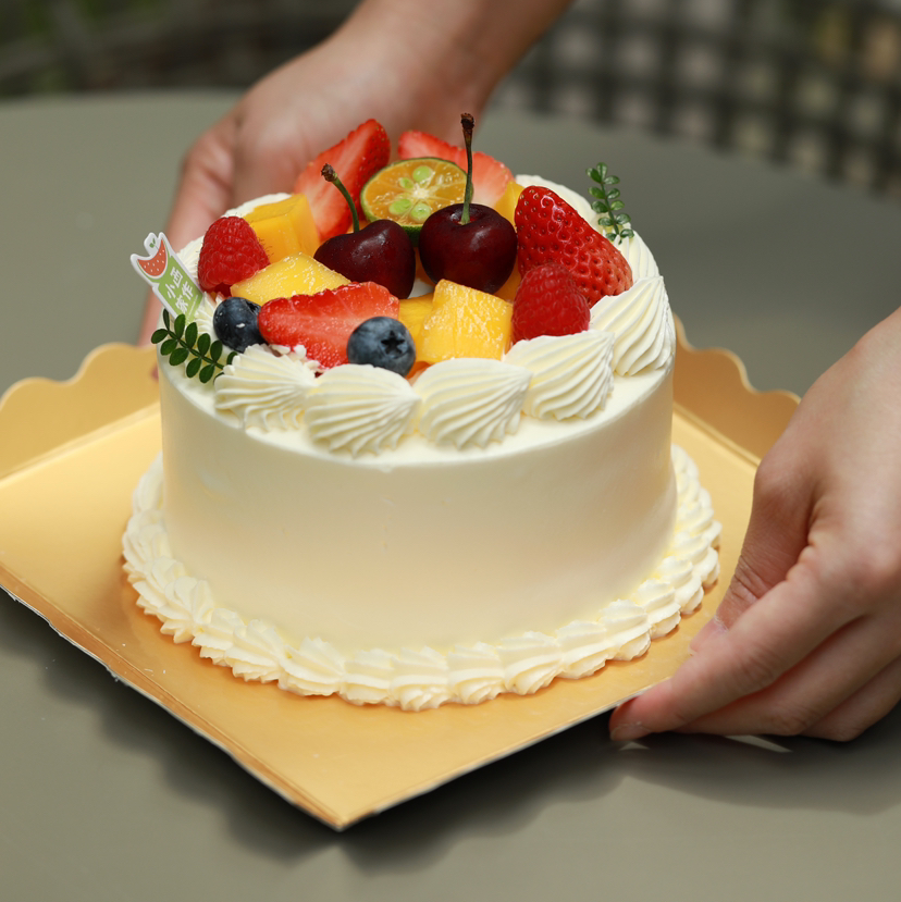缤纷水果牛乳蛋糕