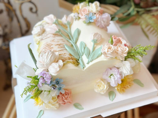 童话故事书，鲜花搭配韩式裱花，每朵鲜花都有自己的祝福，所以世界上没有完全一样的两朵花，请提前三天以上预定哦 商品图6