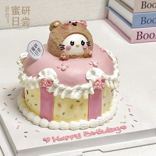 P006“黄油小熊Kitty猫”手绘蛋糕 商品图3