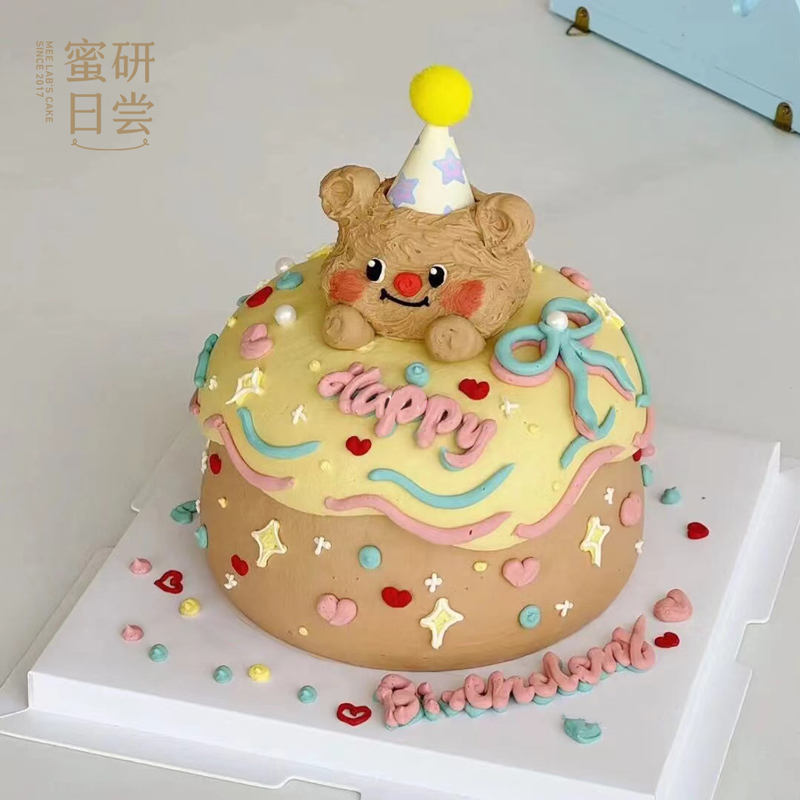 P016 黄油小熊 手绘蛋糕