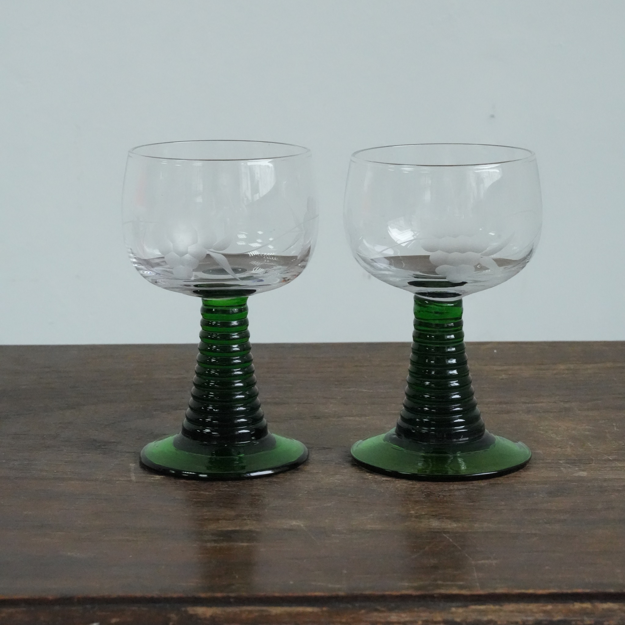 【苏州】欧洲中古蚀刻葡萄高脚酒杯X0574