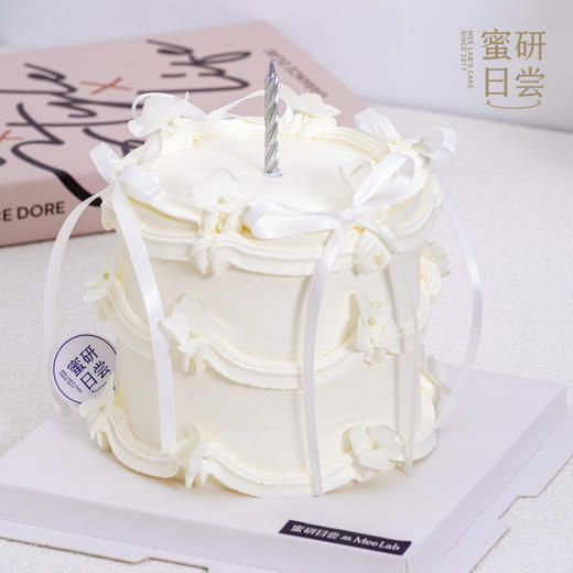 0860 “纯白” 芭蕾风丝带蝴蝶结 蛋糕 商品图1