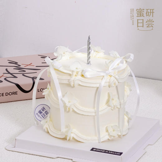 0860 “纯白” 芭蕾风丝带蝴蝶结 蛋糕 商品图0