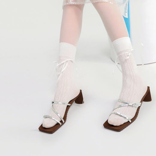 [福利价]lost in echo2024夏季新款交叉细条带蝴蝶结外穿高跟凉拖鞋一脚蹬 商品图2