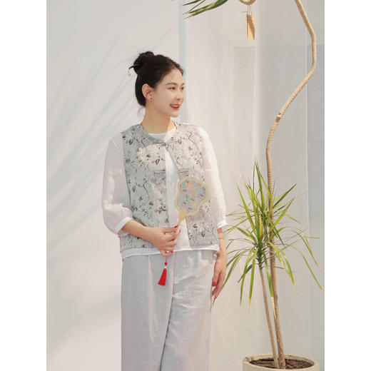 【抖音专属】永遇乐-圆领马甲（24704768-明月珰/绿宝石/单宁/苍烟落照/芦花） 商品图5