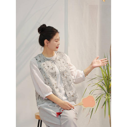 【抖音专属】永遇乐-圆领马甲（24704768-明月珰/绿宝石/单宁/苍烟落照/芦花） 商品图4