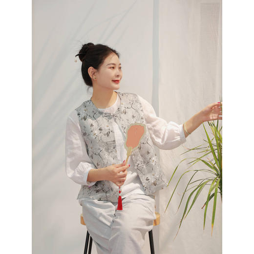 【抖音专属】永遇乐-圆领马甲（24704768-明月珰/绿宝石/单宁/苍烟落照/芦花） 商品图0