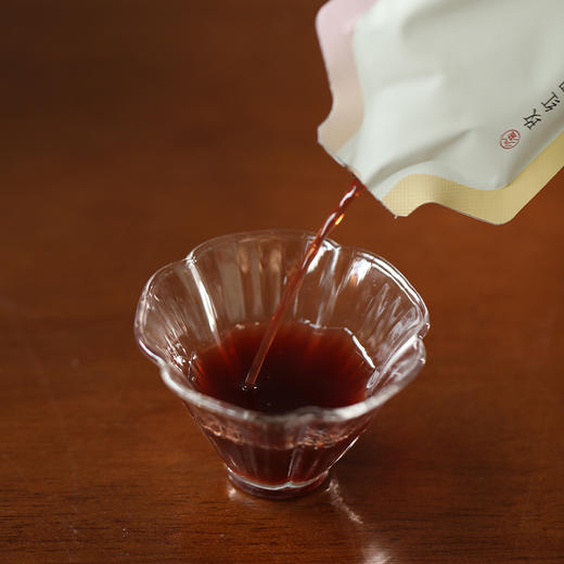 玫红四物草本植物饮  多味食材组成的四物植物饮，果汁般清甜可口滋养身体 玫红四物饮30ml*14袋/盒 商品图4