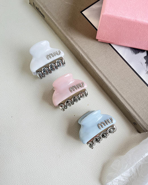 7折  无  缪家 女士logo满钻糖果色发夹 CU1205 商品图3