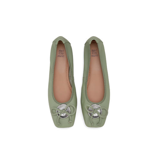 西村名物2024年秋季新款舒适平底方头蝴蝶结饰扣浅口单鞋X24CE37711 商品图5