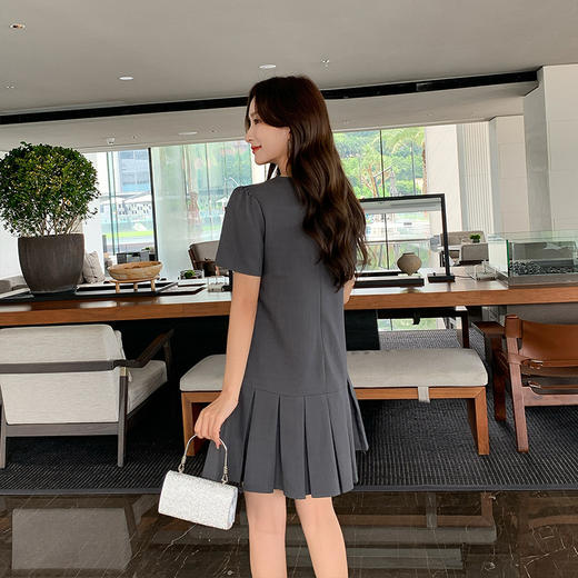 [奢姿轻奢系列]钉珠百褶连衣裙大码女装夏季新款胖妹妹圆领裙子8942826491 商品图4