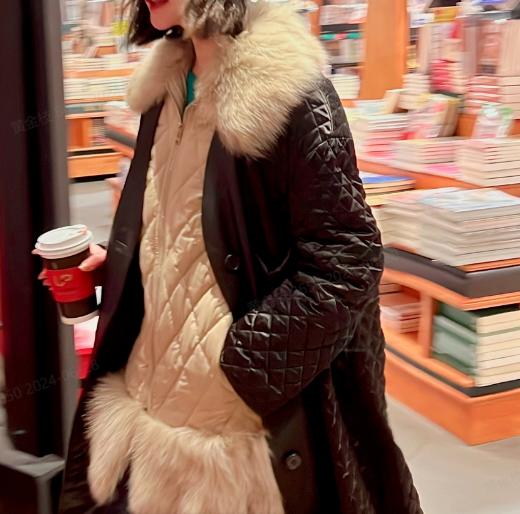 臣禾凌格纹拼皮大衣外套K214014317 商品图2