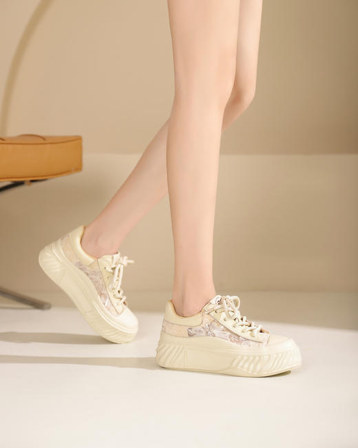 westory春秋新款休闲厚底轻便舒适圆头百搭老爹鞋板鞋W24CM74441 商品图5