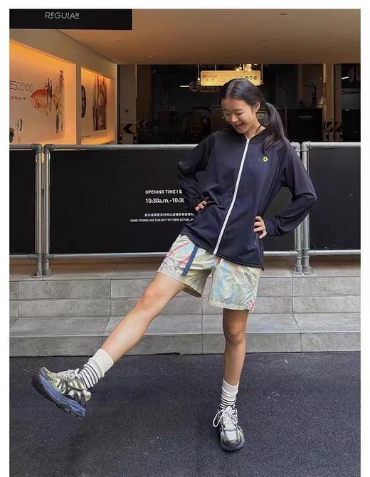 清仓库不退换 AKR安高若 素然女士网眼一体连帽设计外套防晒衣 商品图3