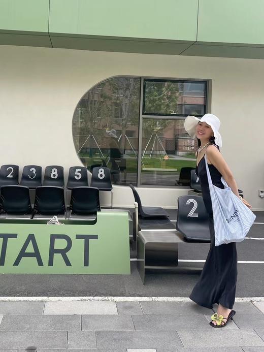 生日礼物专区&sunday条纹蓝色随身大包（随单发） 商品图0