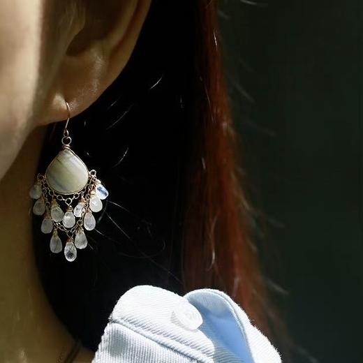 SpoiledBrat Jewelry chandelier吊灯系列  蓝纹欧珀月光石耳环 商品图3