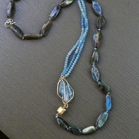 SpoiledBrat Jewelry不对称渐变蓝宝斜长石项链