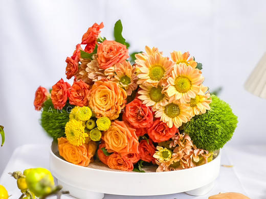 【暮色回响】辉煌玫瑰3支+橙色三文鱼小雏菊3支+黄色小雏菊1支+橙色芭比多头玫瑰2支+绿毛球2支/份（静静设计） 商品图1