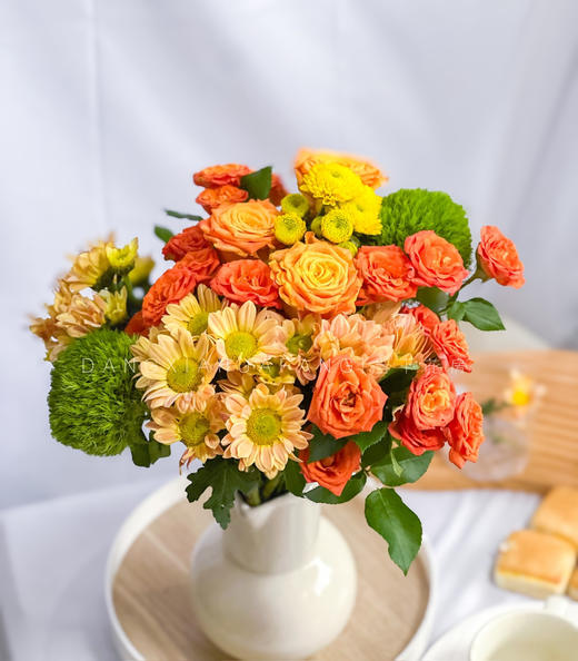 【暮色回响】辉煌玫瑰3支+橙色三文鱼小雏菊3支+黄色小雏菊1支+橙色芭比多头玫瑰2支+绿毛球2支/份（静静设计） 商品图4