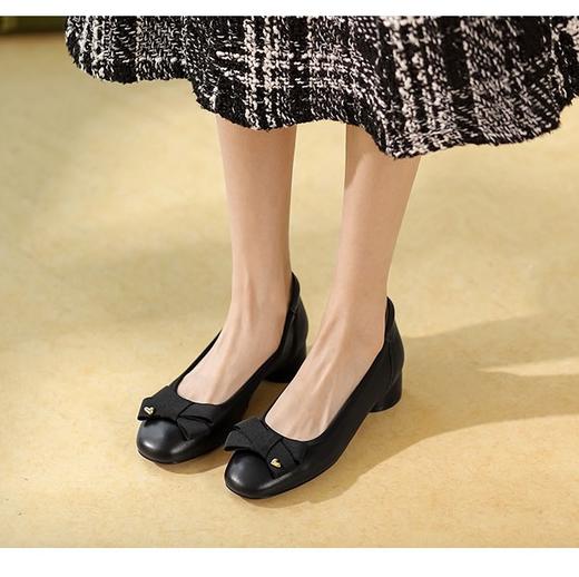 西村名物2024年秋季新款舒适平底蝴蝶结饰扣浅口单鞋X24AE36968 商品图1