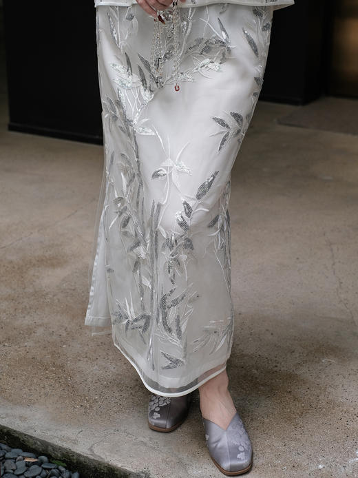 盛唐牡丹 |汉白玉色竹纹蕾丝珠片半裙 商品图1