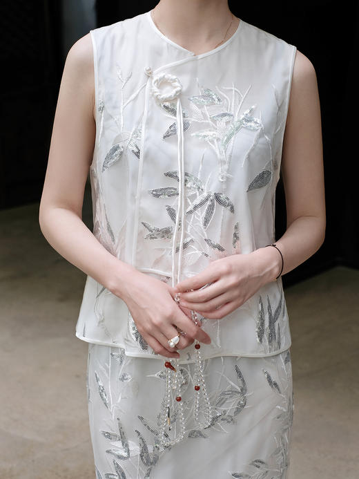 盛唐牡丹 |汉白玉色竹纹蕾丝珠片马甲 商品图3