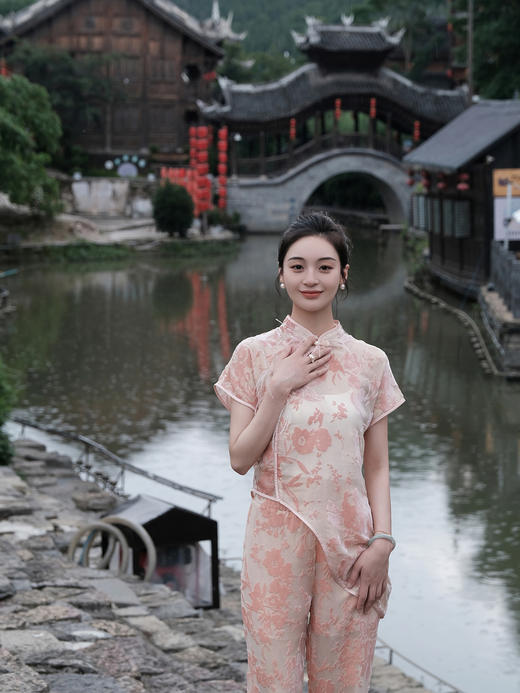 瑕疵|盛唐婧 |玫瑰粉国风丝绒上衣[特价品](特殊商品不退不换) 商品图0